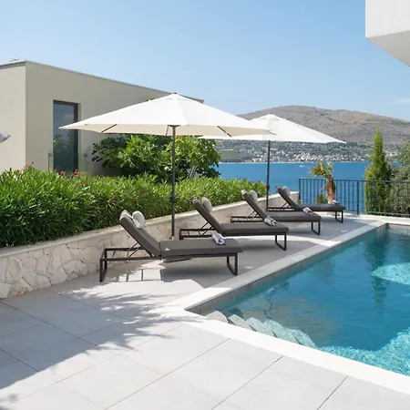 Villa Moderno Seaview Heated Pool *