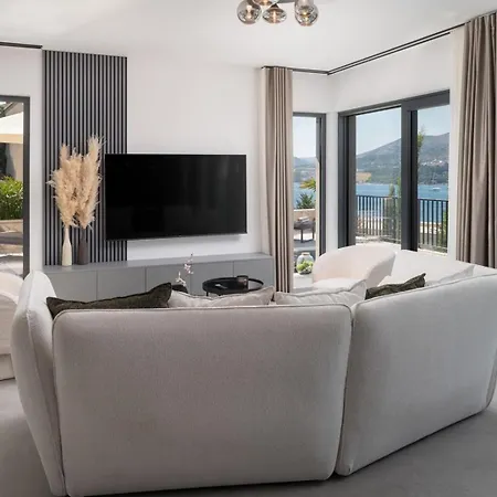 Villa Moderno Seaview Heated Pool *