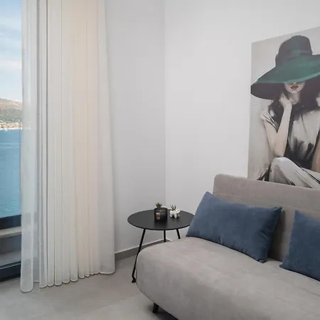 Moderno Seaview Heated Pool