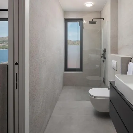 Villa Moderno Seaview Heated Pool