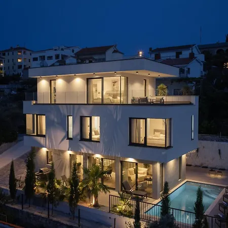 Villa Moderno Seaview Heated Pool