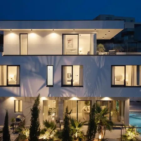 Moderno Seaview Heated Pool *